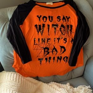 Free ship 🆕Free Kisses 🎃 Halloween shirt 🎃